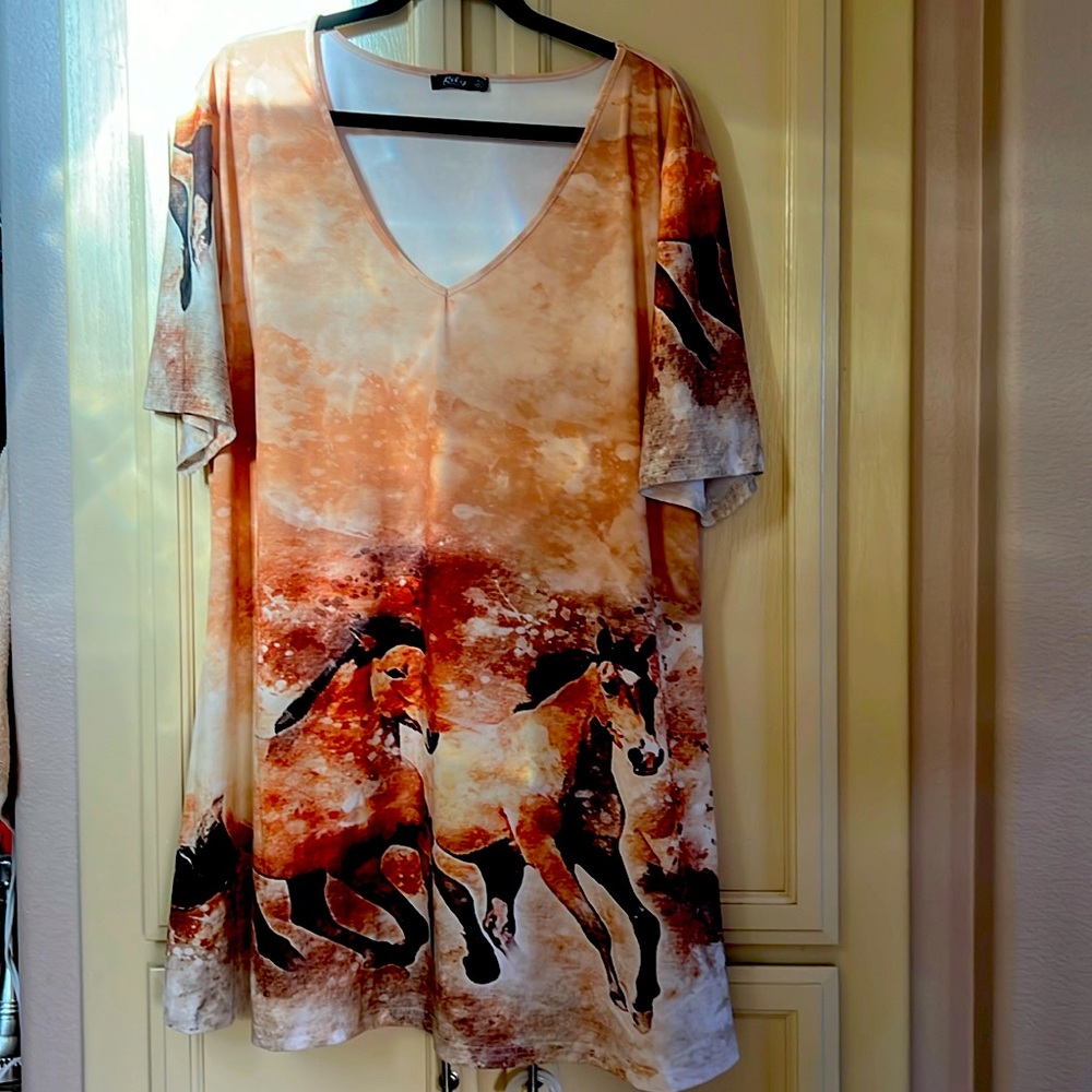 Never worn, 4x Lily by Firmiana horse top. Has stretch. Smoke-free, clean home